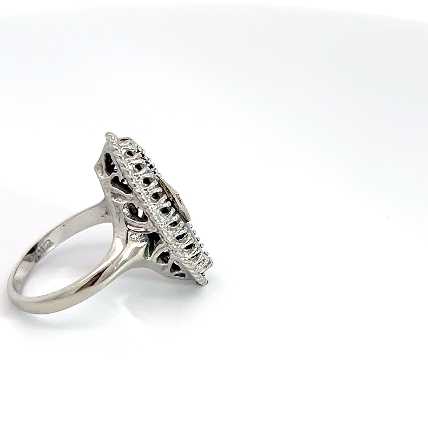 White Gold Onyx Ring
