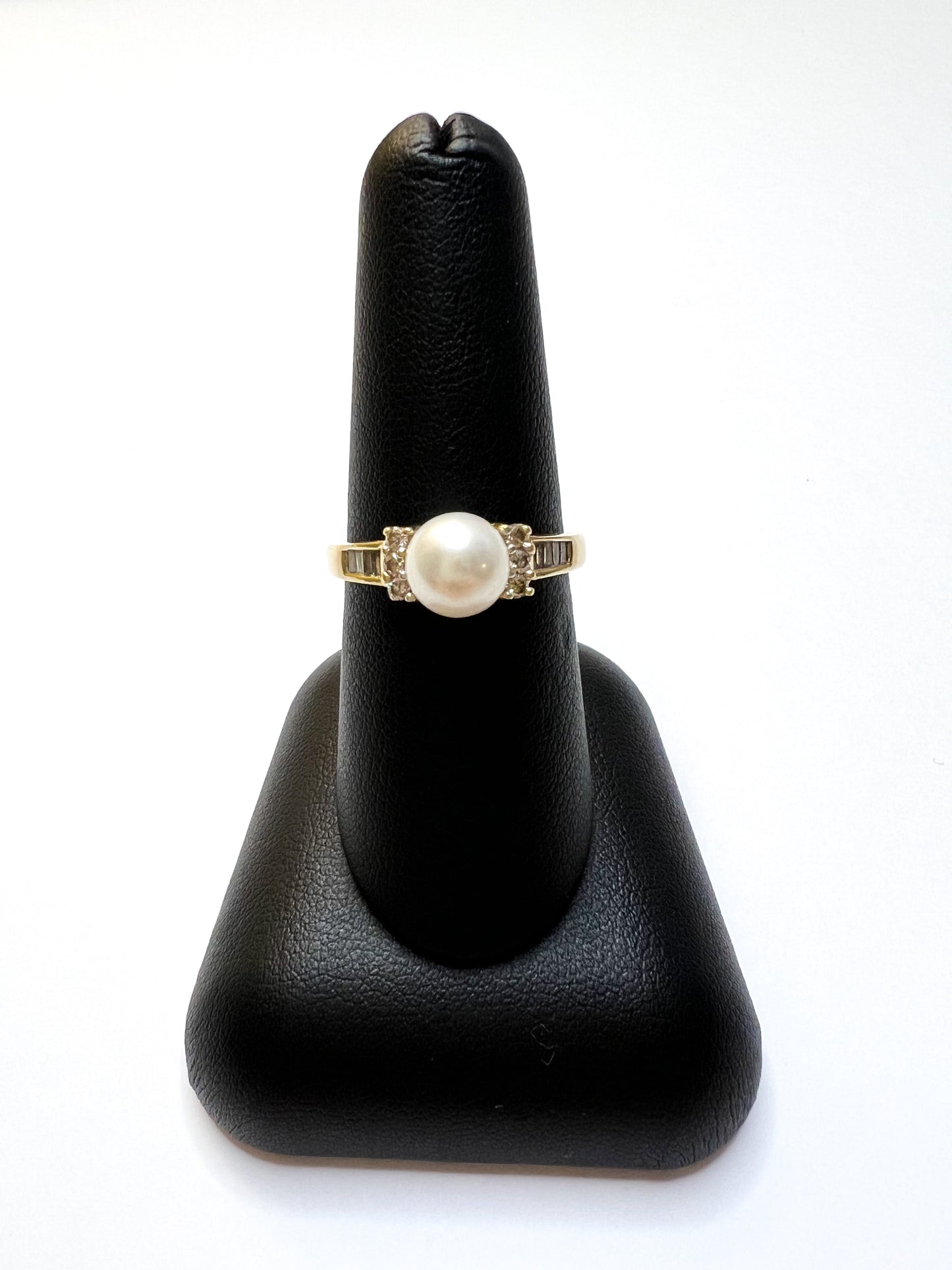 Vintage 14K Yellow Gold Pearl & Diamond Ring