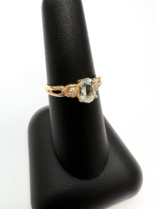 Yellow Gold Aquamarine & Diamond Ring