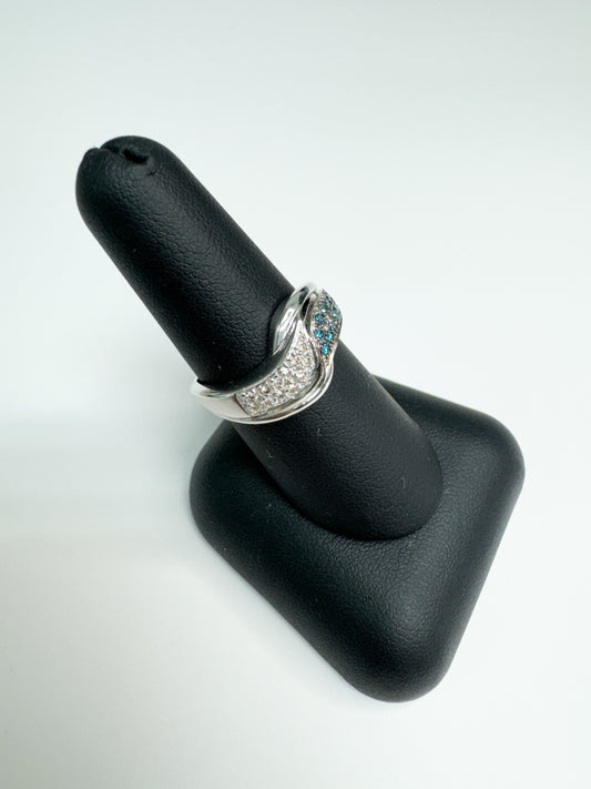 10k Blue and White Diamond Ring