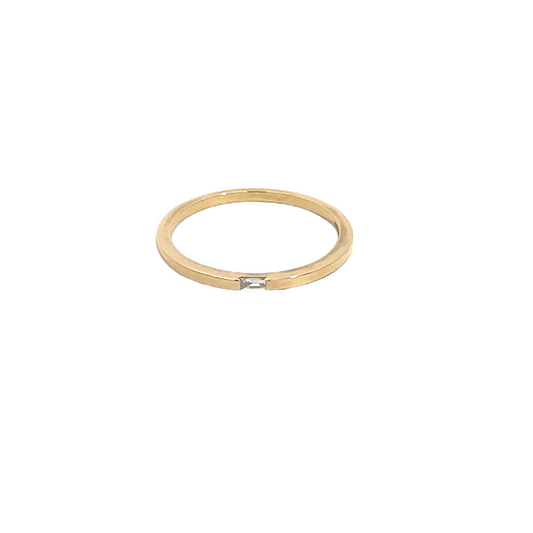 18K Band with Baguette Diamond