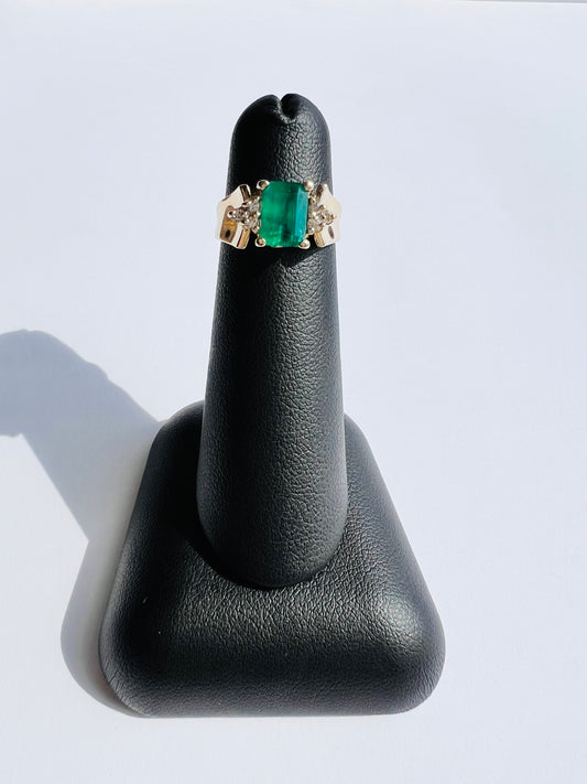 Vintage 14K Yellow High Quality Emerald & Diamond Ring