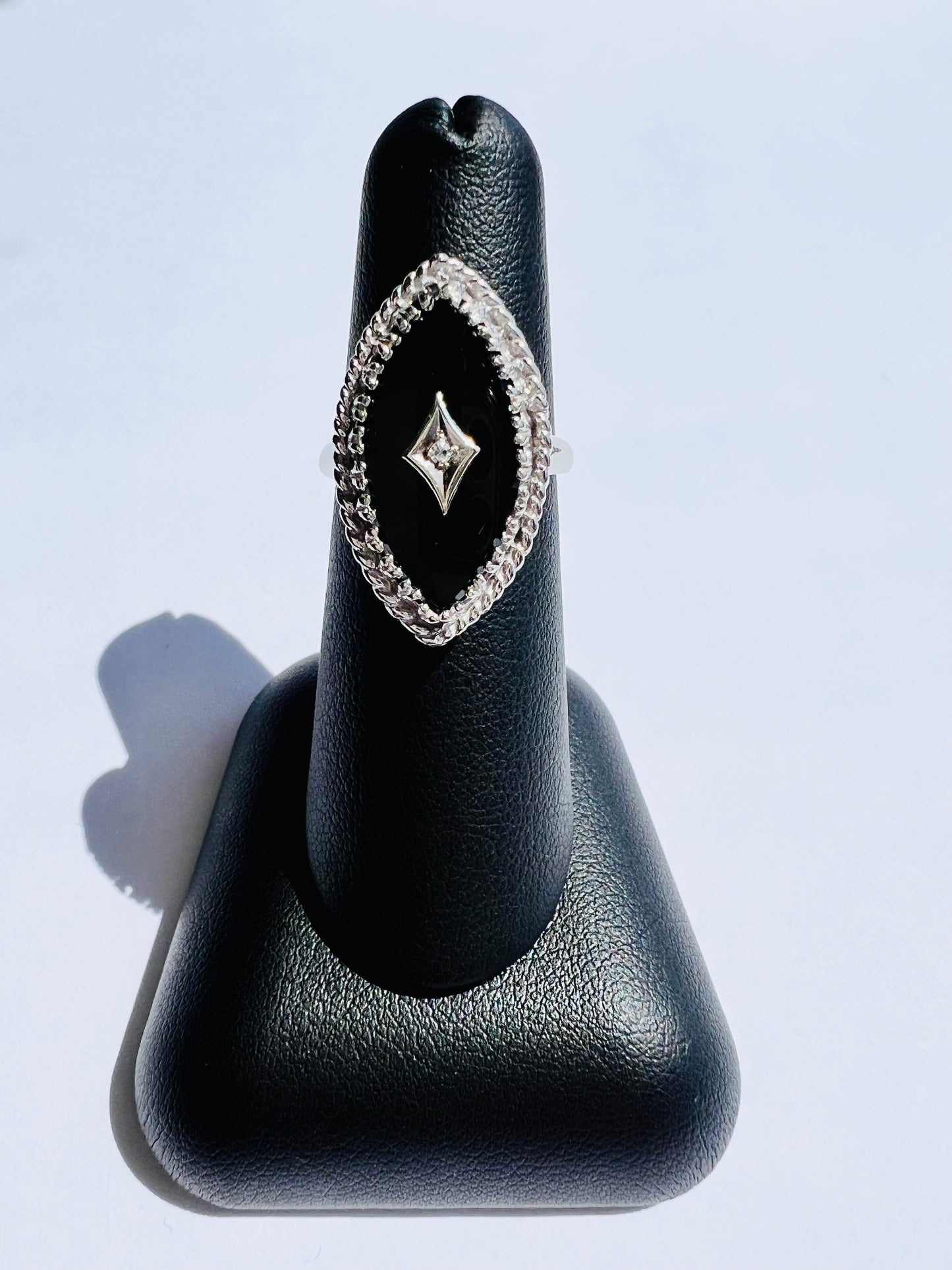 10K White Gold Onyx Ring with Diamond